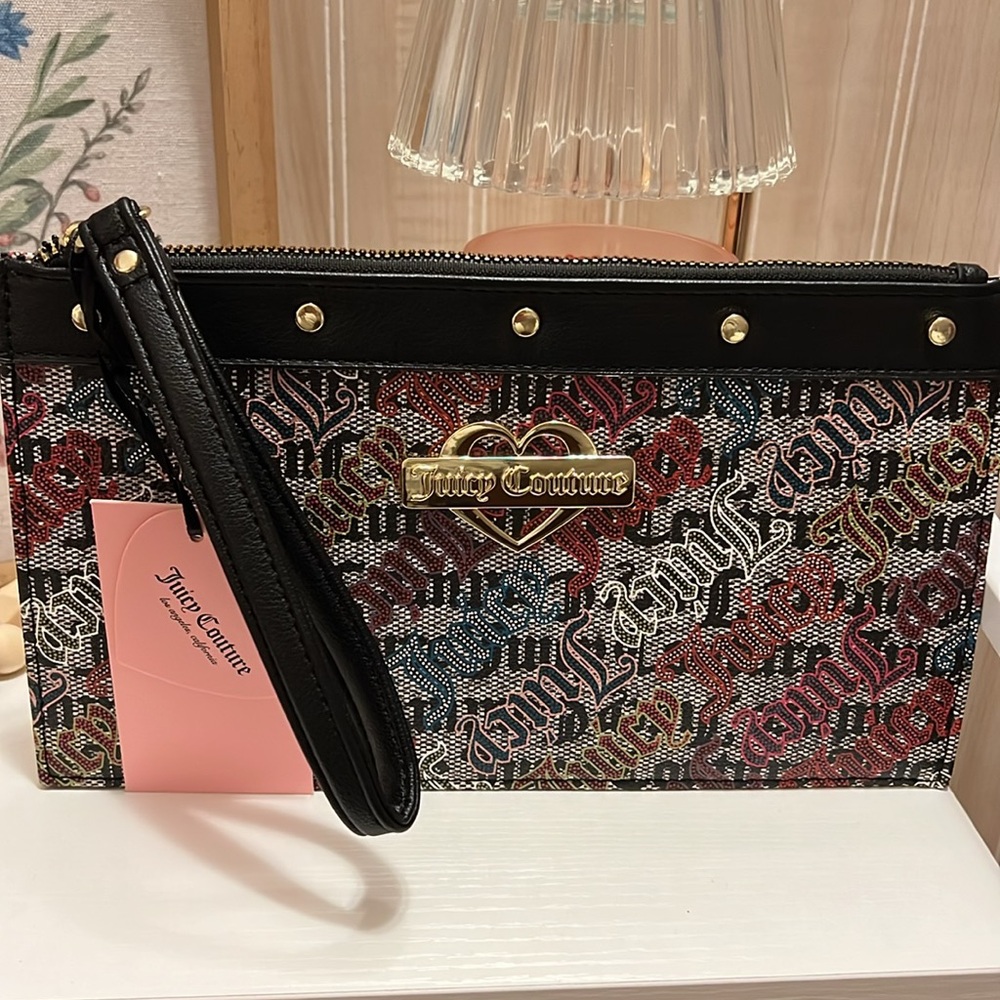 NWT Large Juicy Couture wristlet